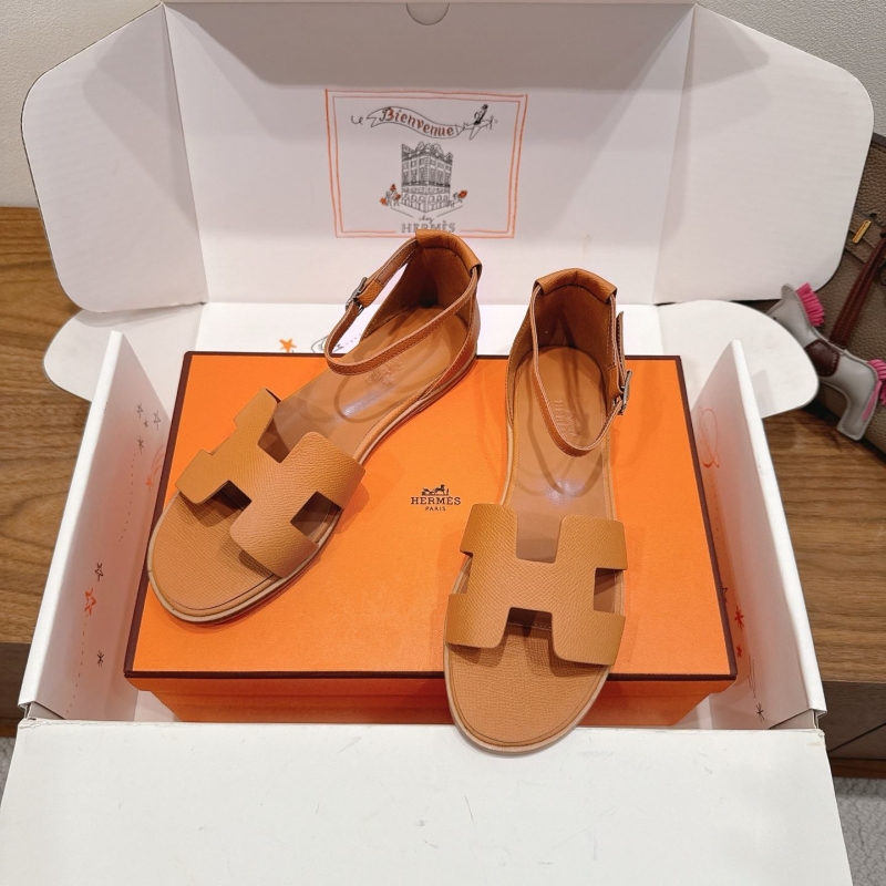 H**me5 sandals